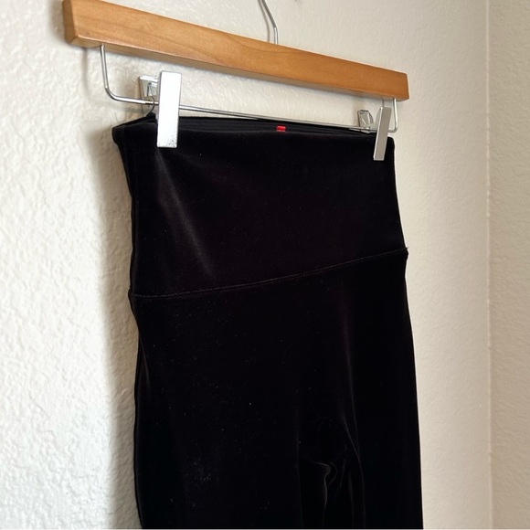 Spanx Women’s Soft Velvet Fabric High Waist Black Leggings, Size Medium - Picture 5 of 12